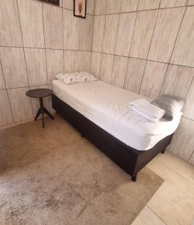 Jardim Karaiba House | kitnet 04 - Zona Sul Karaiba Prox UMC, Patio Vinhedos e Shopping