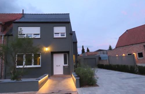 Geel House | Kitrino