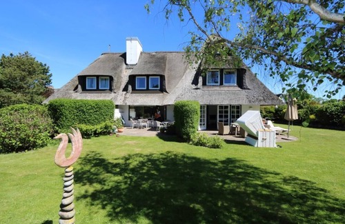 Keitum House | "Klagges Keitum" spacious vacation home for up to 6 people on a quiet and well-kept property offers you a family vacation and pure relaxation.