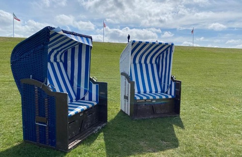 Friedrichskoog House | Kleines Doppelzimmer mit eigenem Bad und Kühlschrank, frisch saniert