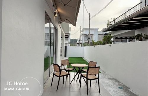 Kluang House | Kluang Gunung Lambak view Family Suites