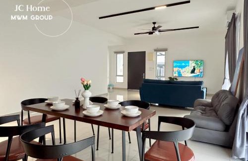 Kluang House | Kluang Gunung Lambak view Family Suites