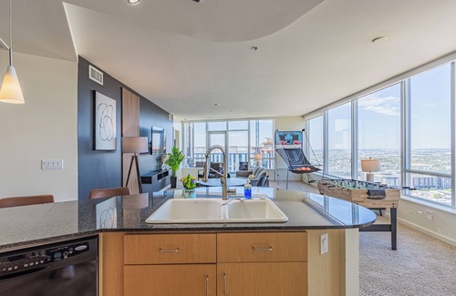 Downtown Phoenix Apartment | KLVG - 44 Monroe