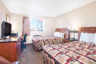 Grand Forks Hotel | Knights Inn and Suites - Grand Forks