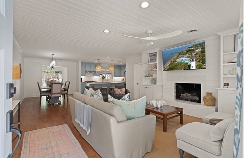 Saint Simons Island House | Knot On Call located near the Village, sleeps 8 and has a pool!