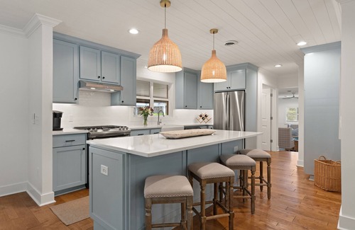 Saint Simons Island House | Knot On Call located near the Village, sleeps 8 and has a pool!