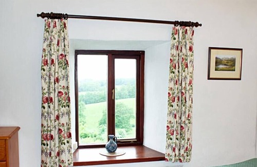 Troutbeck Bridge Cottage | KNOTTS FARMHOUSE, family friendly, with a garden in Windermere