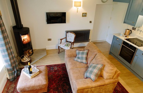 Fourstones Near Bentham Cottage | KNOTTS REST, with a garden in Tosside