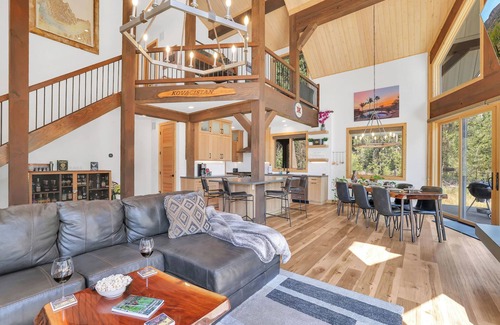 Tamarack Resort House | Knotty Pines in Donnelly | Luxe Cabin Bordering Tamarack | Room for Toys | Hot Tub