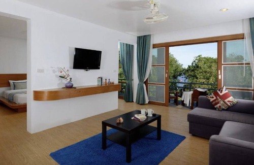Koh Tao Apartment | Koh Tao Family Room A/C with ABF