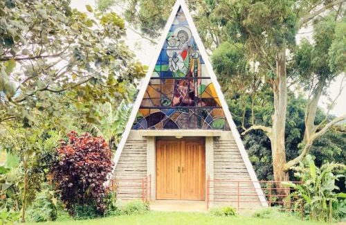 Fort Portal Hotel | Koi Koi, Fort Portal