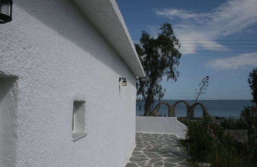 Atalanti Apartment | KOLLITAKI - apartment on the beach road. Couple or family of three friendly