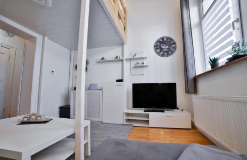 Goethestraße Apartment | Komfortables City Apartment im Historischen Wohnhaus