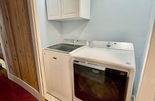 Lucerne House | Konocti Casa! - 3bd/2Ba - Best Lake Views - Entire House