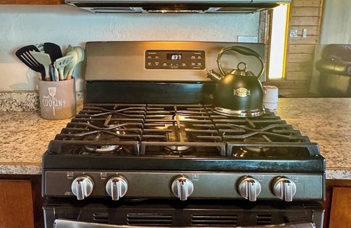 Lucerne House | Konocti Casa! - 3bd/2Ba - Best Lake Views - Entire House