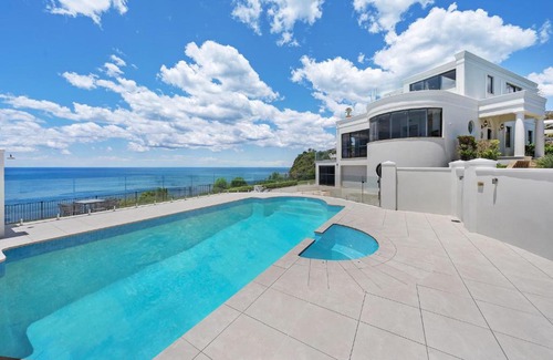 Avalon Beach House | Kookaburra - Oceanfront 4-Bed with Amazing Views