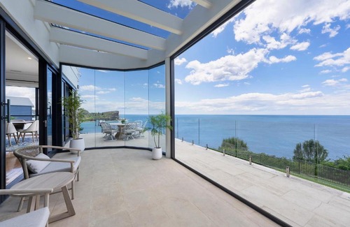 Avalon Beach House | Kookaburra - Oceanfront 4-Bed with Amazing Views