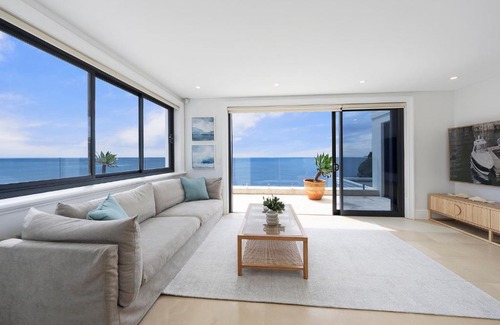 Avalon Beach House | Kookaburra - Oceanfront 4-Bed with Amazing Views