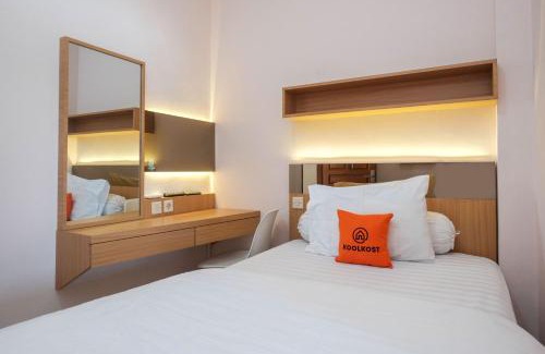 Surakarta Hotel | KoolKost Syariah near Taman Sriwedari Laweyan