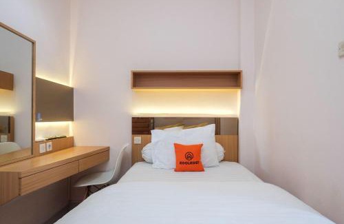 Surakarta Hotel | KoolKost Syariah near Taman Sriwedari Laweyan