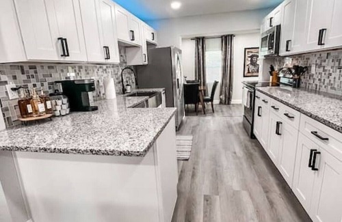 Terrace Park House | Krakens Kove: Pool home 5 mins to Busch Gardens