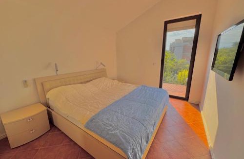 Kumbor Apartment | Kumbor sunny port with shared pool