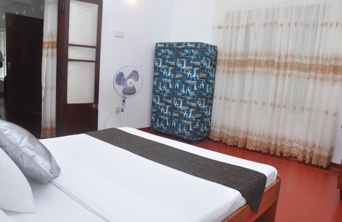 Gonagala Hotel | Kurumba Hills