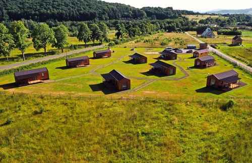 Radkow House | Kwiatkowo - całoroczny kompleks z baliami i letnią plażą