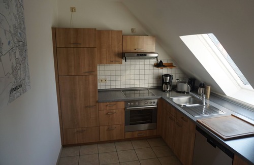 Reppenstedt Apartment | Lüneburg 0 meters? Welcome! Beautiful 95 sqm, 3 rooms, 1-6 pers., large bathroom, garden