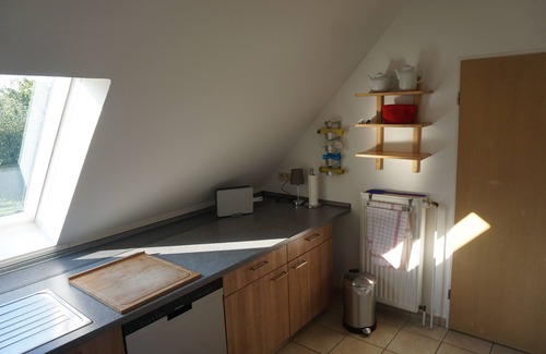 Reppenstedt Apartment | Lüneburg 0 meters? Welcome! Beautiful 95 sqm, 3 rooms, 1-6 pers., large bathroom, garden