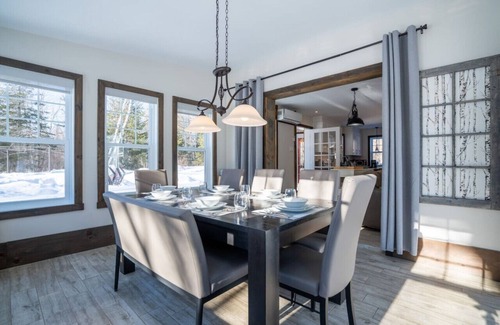 Matawinie Regional County Municipality Apartment | L`Enchanteur |Hot Tub | River & Kayaks |EV Charger