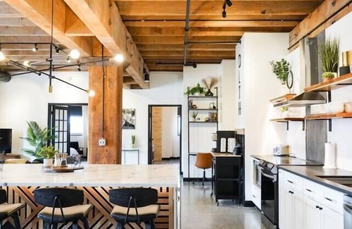 Downtown - Waterfront Condo | L'Etoile du Nord | The Brix | Pool in Canal Park!