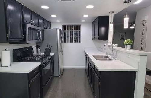 Las Vegas Apartment | L - Fully remodeled and professionally decorated