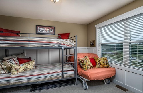 Ottawa Condo | L`IL Getaway | 2 Bed, 2.5 Bath