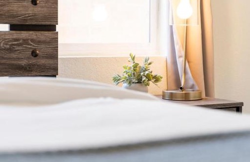 Sierra Vista House | l NEW l Fully Remodeled 3BR 2BTH l 1 Min to Veterans Memorial Park