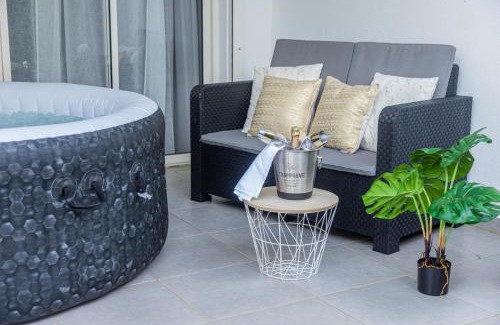 Cayenne Apartment | L'Or Boreal T3 - Jacuzzi privé, jardin 80m2, pergola