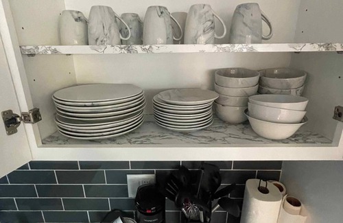 Compton House | LA Adjacent and close to all major LA & OC sites!