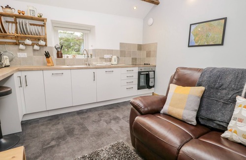 Lowick Cottage | LA'AL RIDDINGS, pet friendly, with a garden in Ulverston