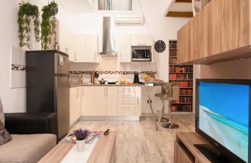 Las Palmas de Gran Canaria Apartment | La Barca M&B II studio close to Las Canteras by VillaGranCanaria