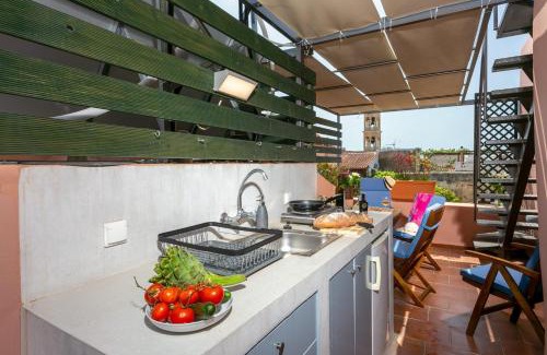 Old Town House | La Barchetta Old Town Home with Seaview