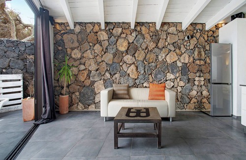 Haria Villa | 'La Bodeguita House' with Sea View, Private Terrace and Wi-Fi