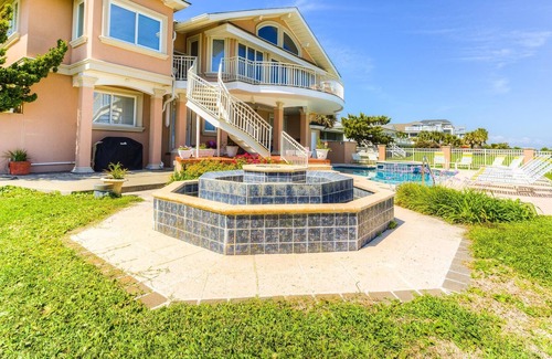 Golden Mile House | La Buona Vita by RedAwning