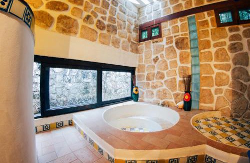 Piste House | La casa de piedra y colores en Chichén Itzá