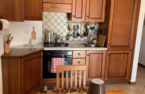 Solto Collina Apartment | La casa di Sarah - Two Bedroom Apartment, Sleeps 5