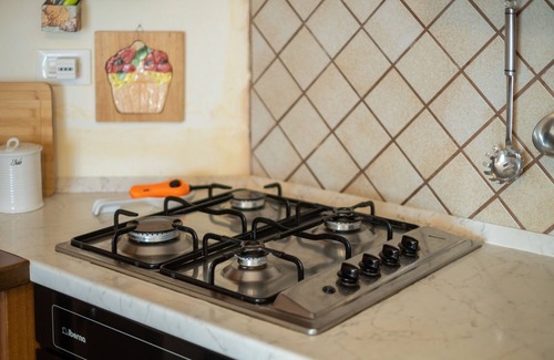 Solto Collina Apartment | La casa di Sarah - Two Bedroom Apartment, Sleeps 5