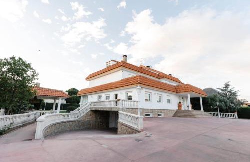 Los Negrales Villa | La Casona Imperial
