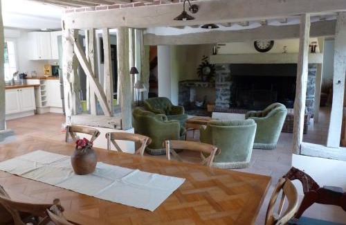 Saint-Leger-de-Rotes House | LA CHAUMIERE