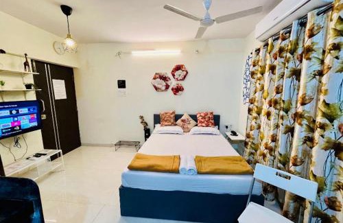 Kandivali East Apartment | La Cherry Studio Service Apartment