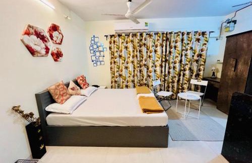 Kandivali East Apartment | La Cherry Studio Service Apartment