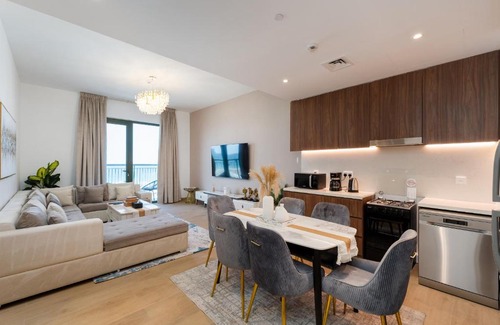 Dubai Apartment | La Cote, Port de La Mer, Jumeirah 1 - Mint Stay